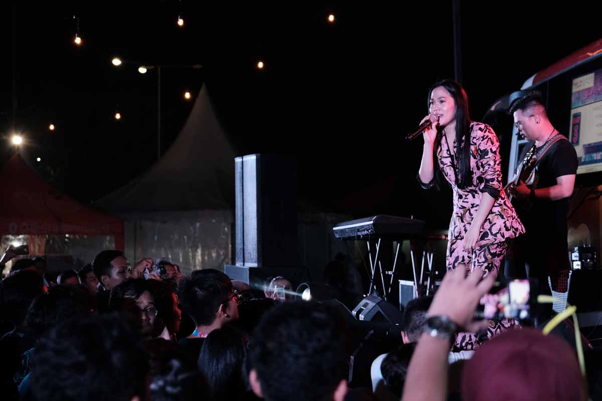 Musik Satukan Penonton dengan Sheryl Sheinafia